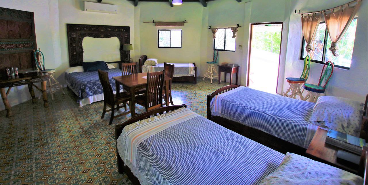 Two Brothers Surf Resort Tola Esterno foto